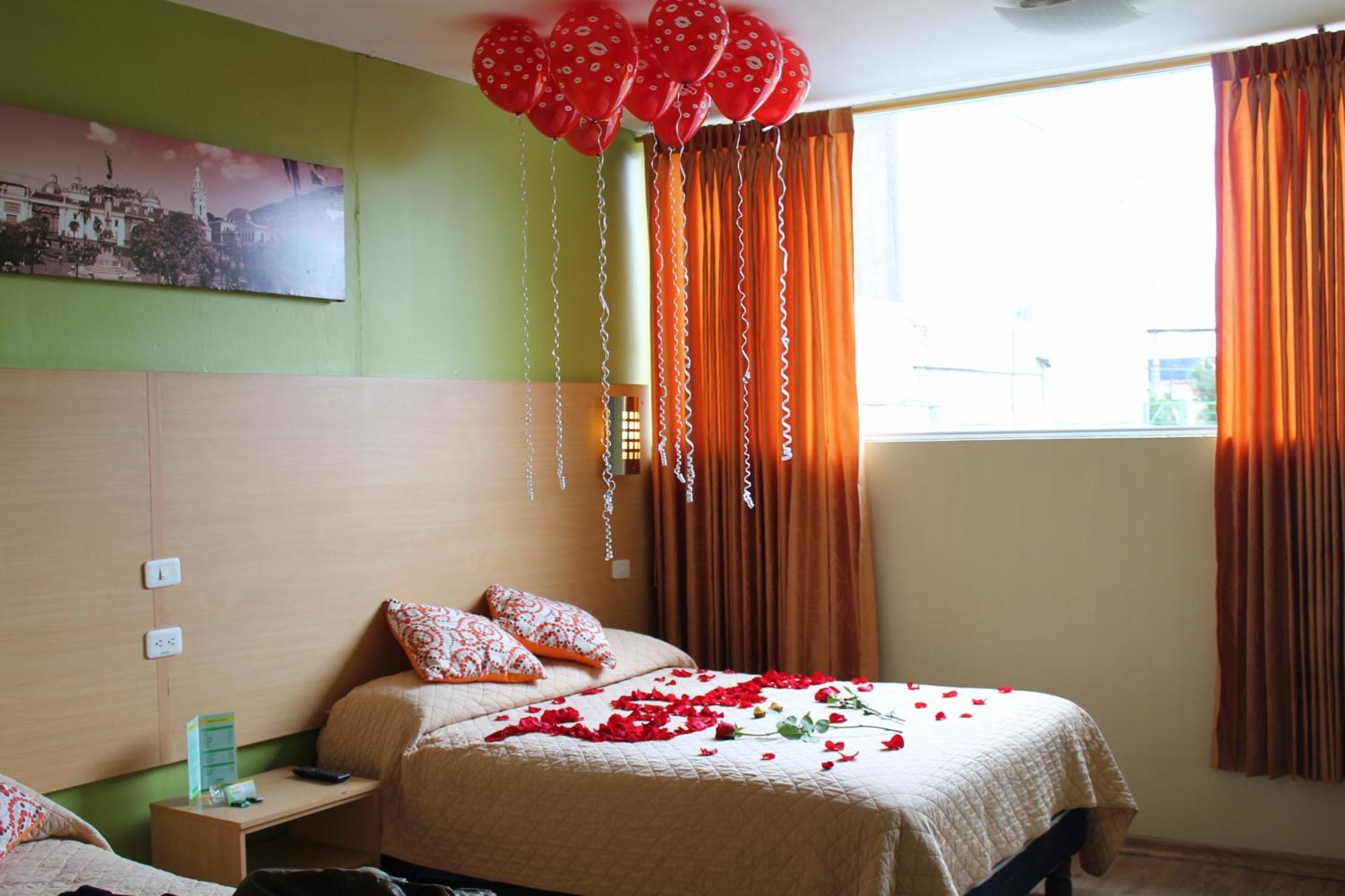 Hostal Terra 3 - Base Aerea Кито Экстерьер фото