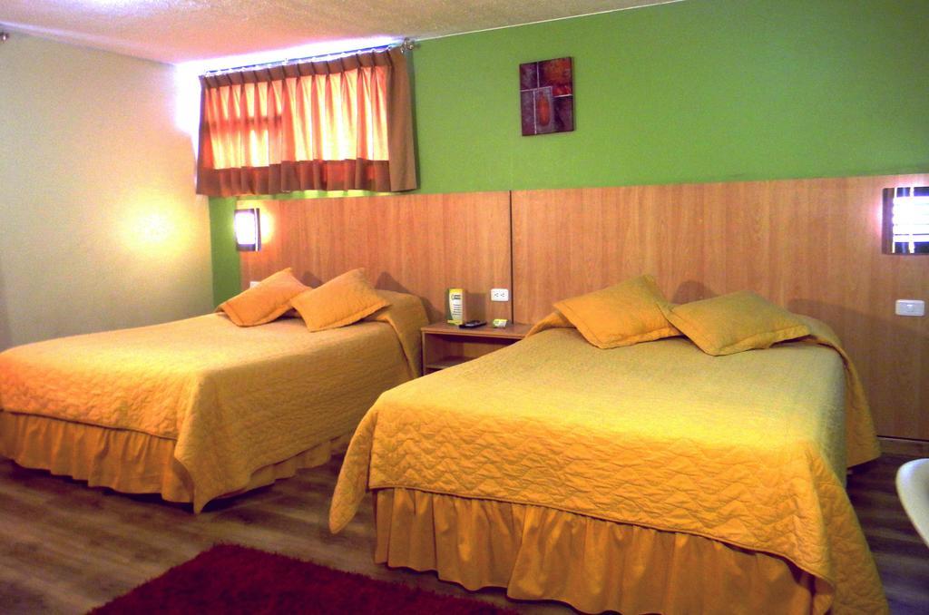 Hostal Terra 3 - Base Aerea Кито Экстерьер фото
