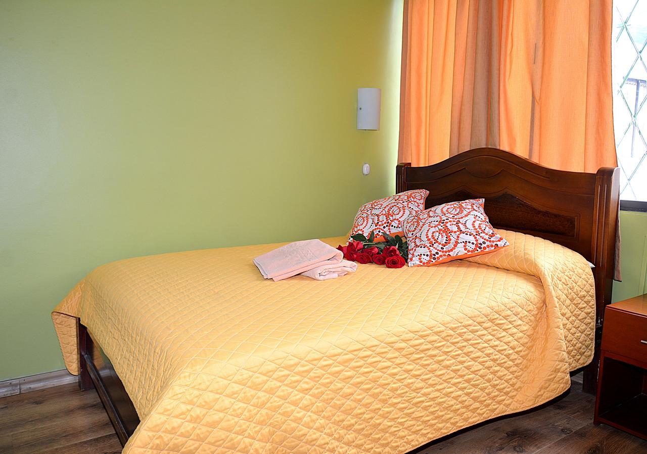 Hostal Terra 3 - Base Aerea Кито Экстерьер фото
