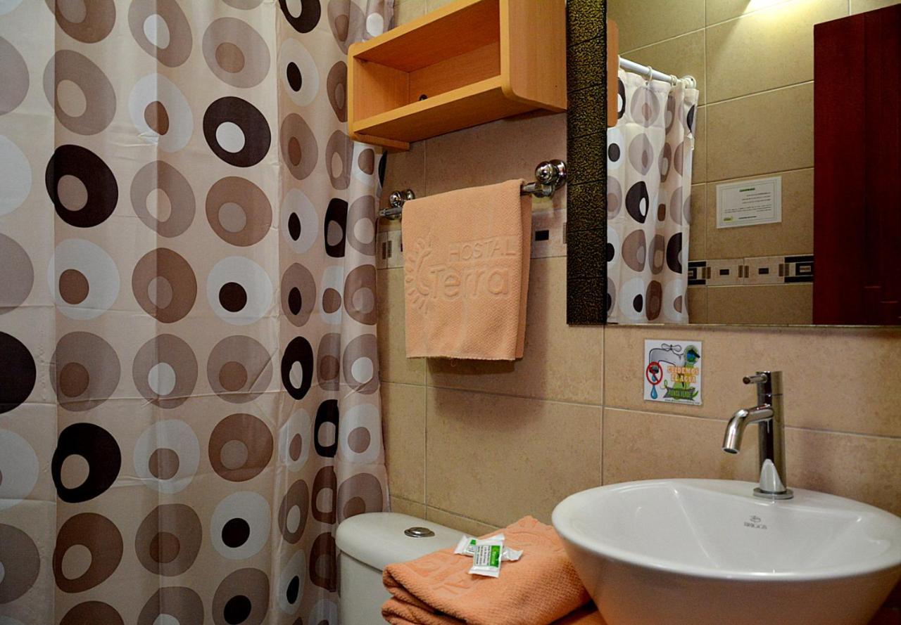 Hostal Terra 3 - Base Aerea Кито Экстерьер фото