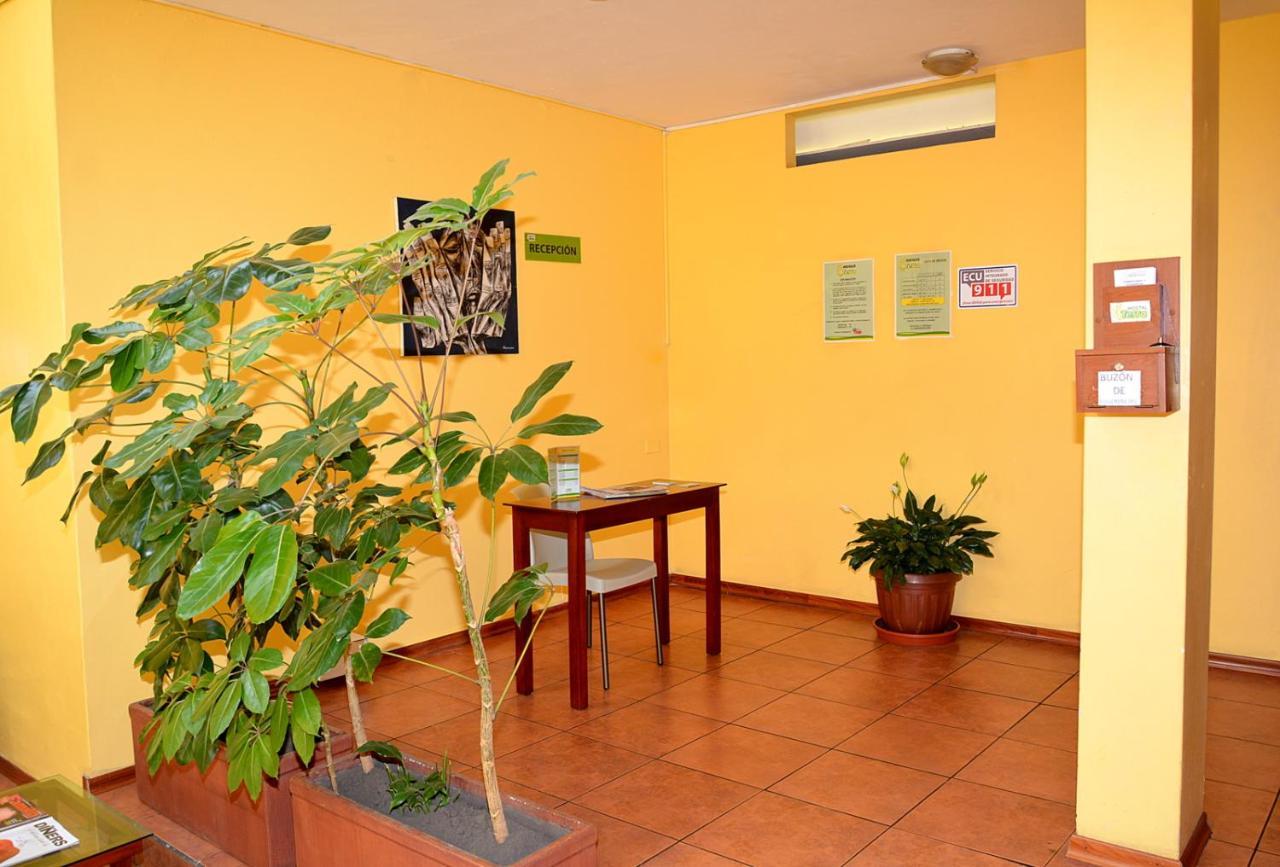 Hostal Terra 3 - Base Aerea Кито Экстерьер фото